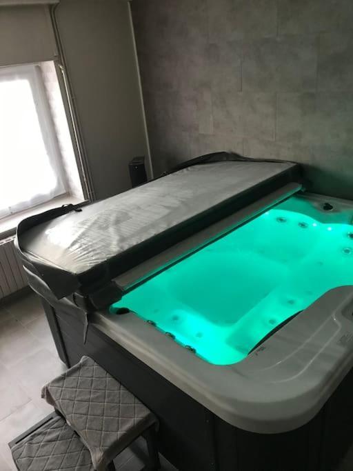 Maison Avec Jacuzzi Privatif 껑브헤 외부 사진